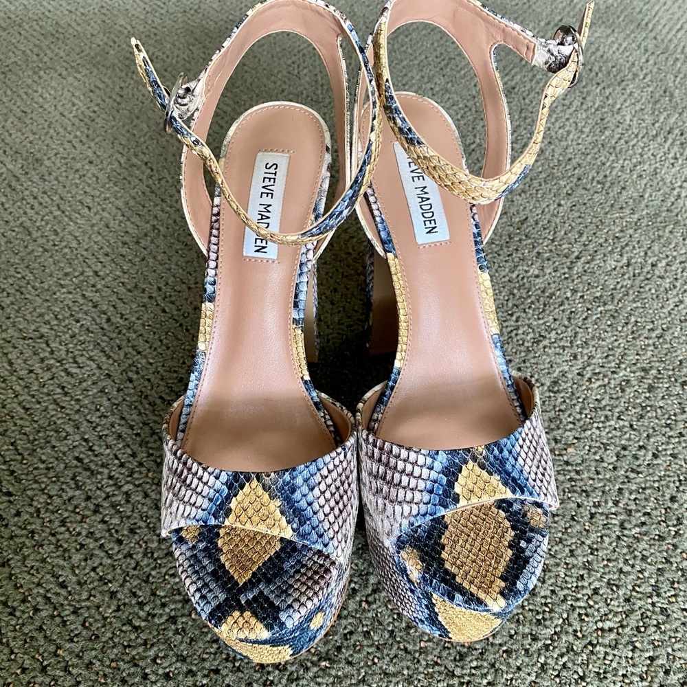 Steve Madden platform heels snakeskin